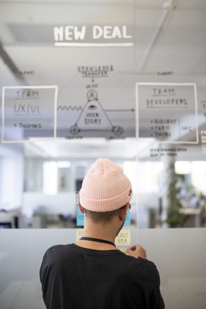 UX Designer an der Arbeit bei dreipol